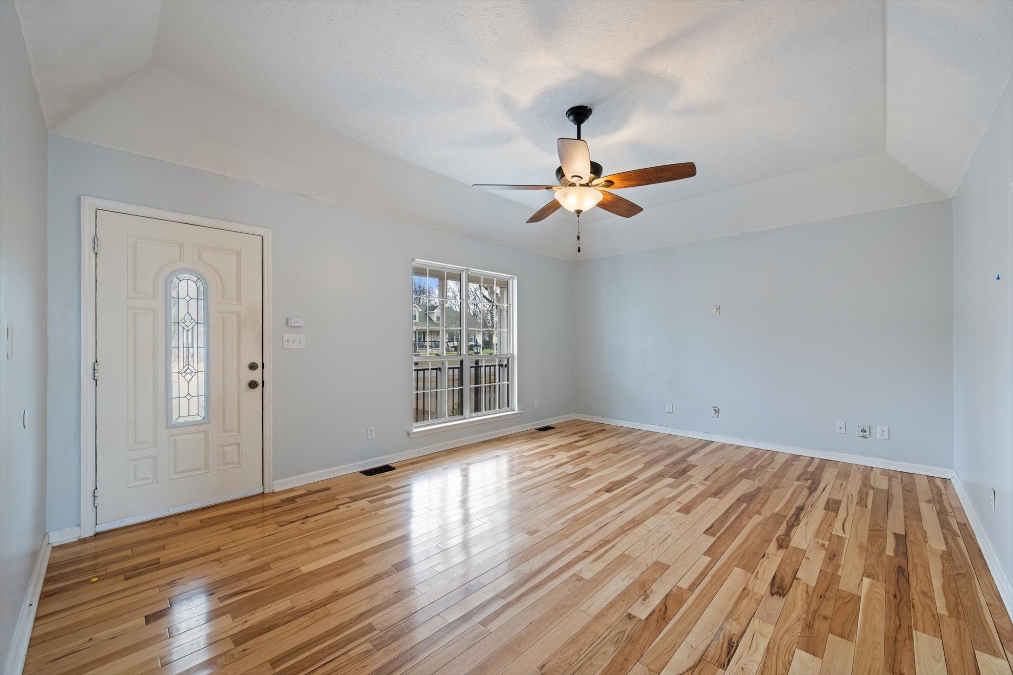 2719 Rocking Horse Ln