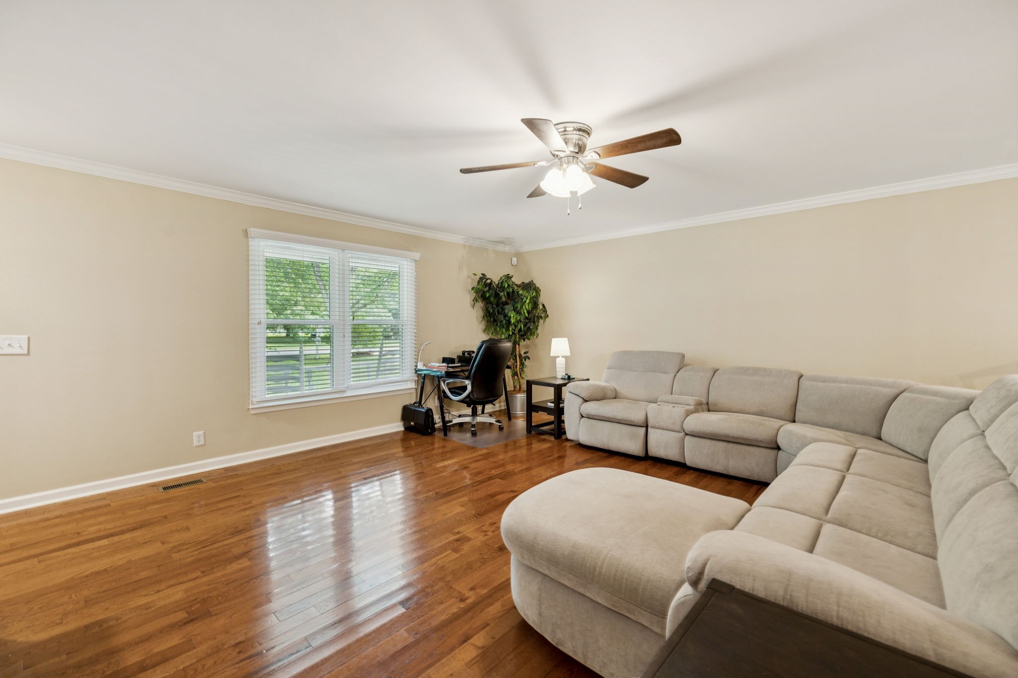 102 Sundown Dr