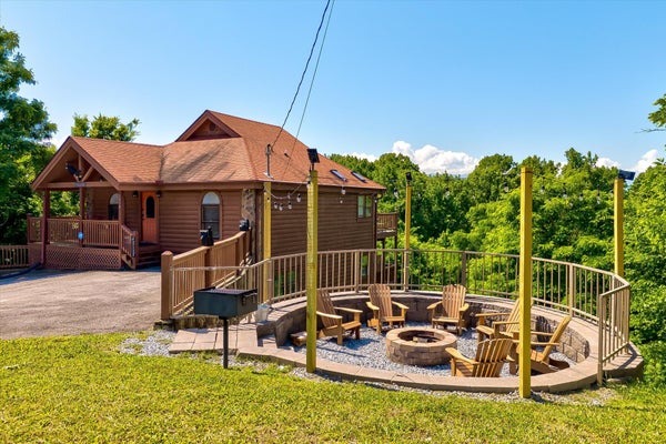 2054 OAKMONT DR, SEVIERVILLE, TN 37876 - Image cb1383e5e413a2f09e4ebfac391a3b79/86393746