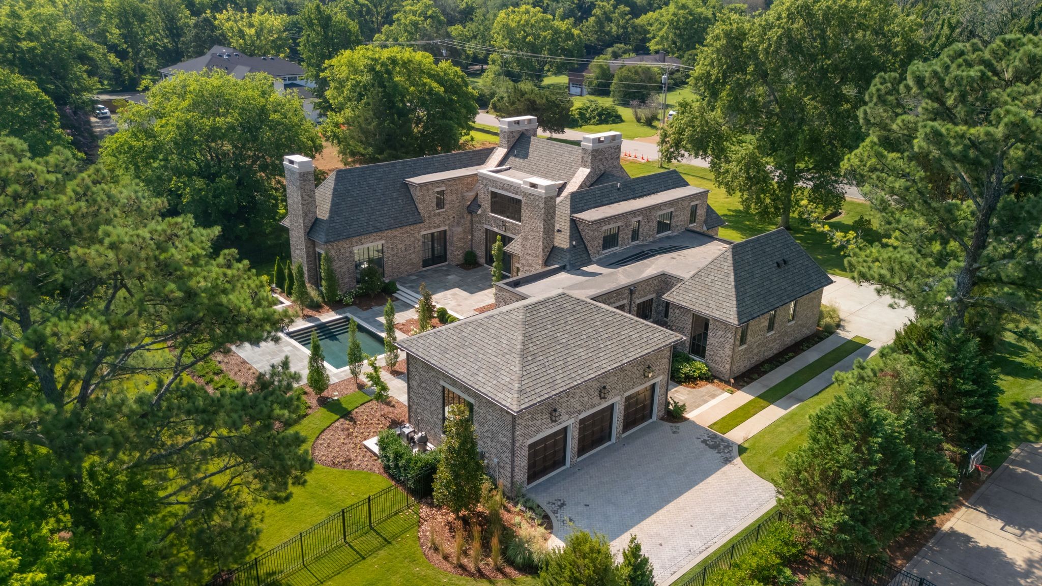 1206 Tyne Blvd