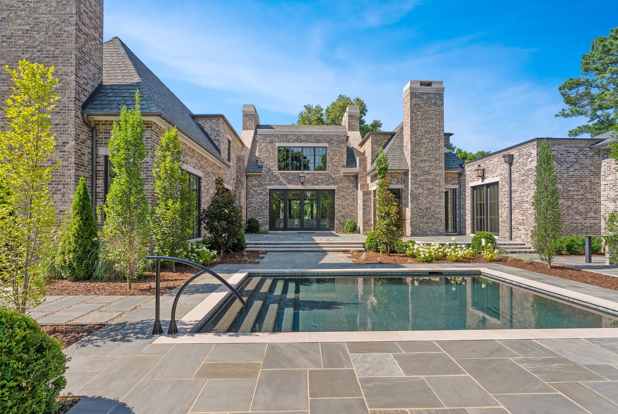 1206 Tyne Blvd