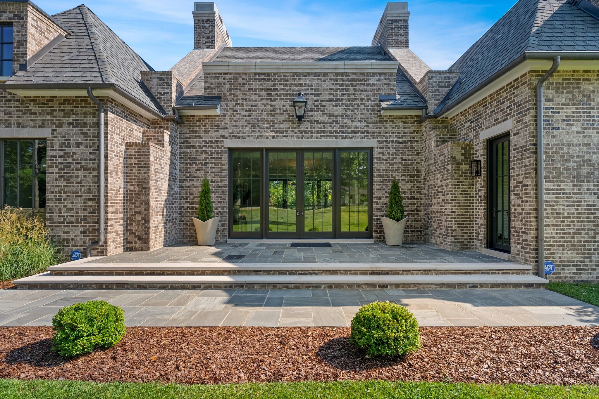 1206 Tyne Blvd