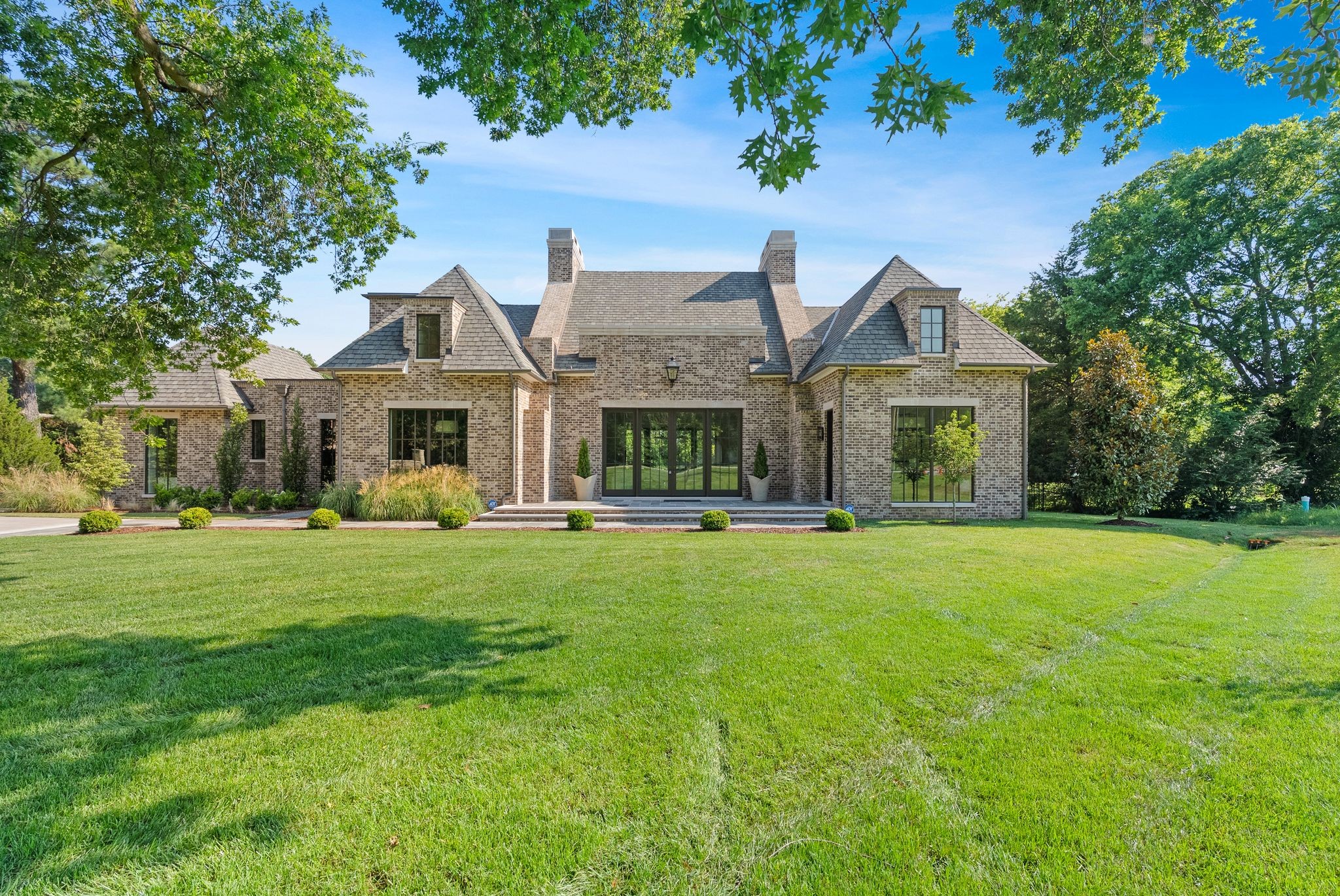 1206 Tyne Blvd