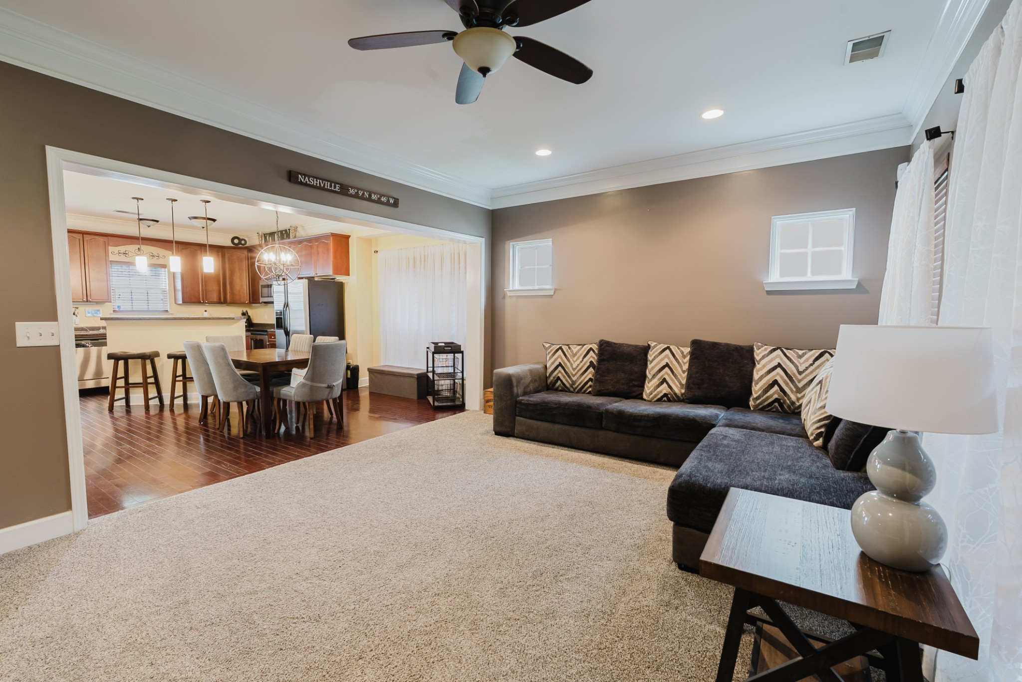 7033 Sunnywood Dr