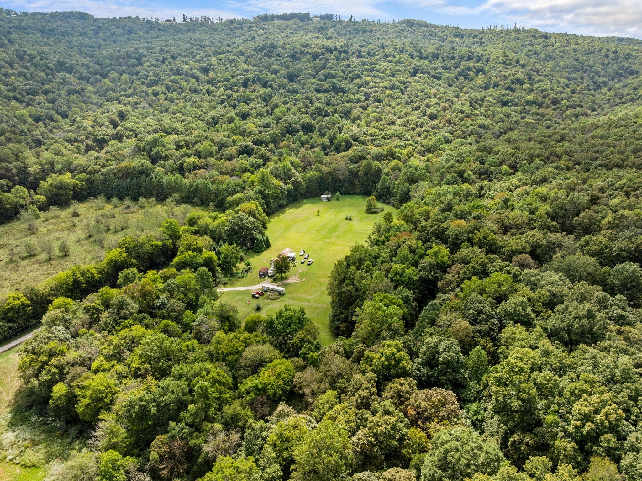 585 Deep Hollow Ln