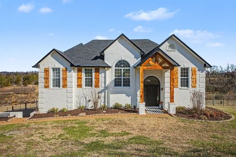 1836 Grace Dr Columbia TN 38401