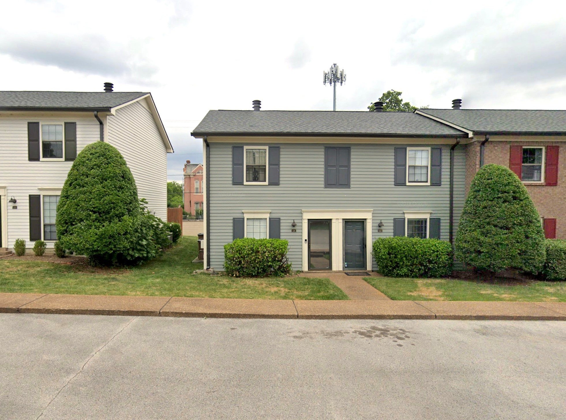 2-bed listing at 137 Academy Sq, Nashville