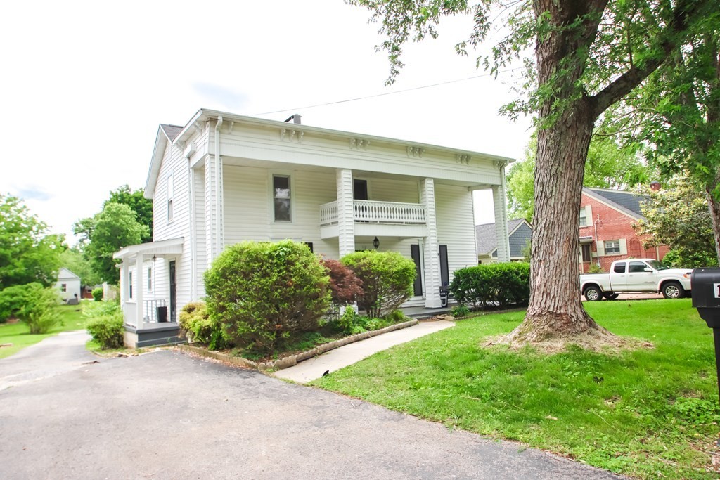 112 N Church St