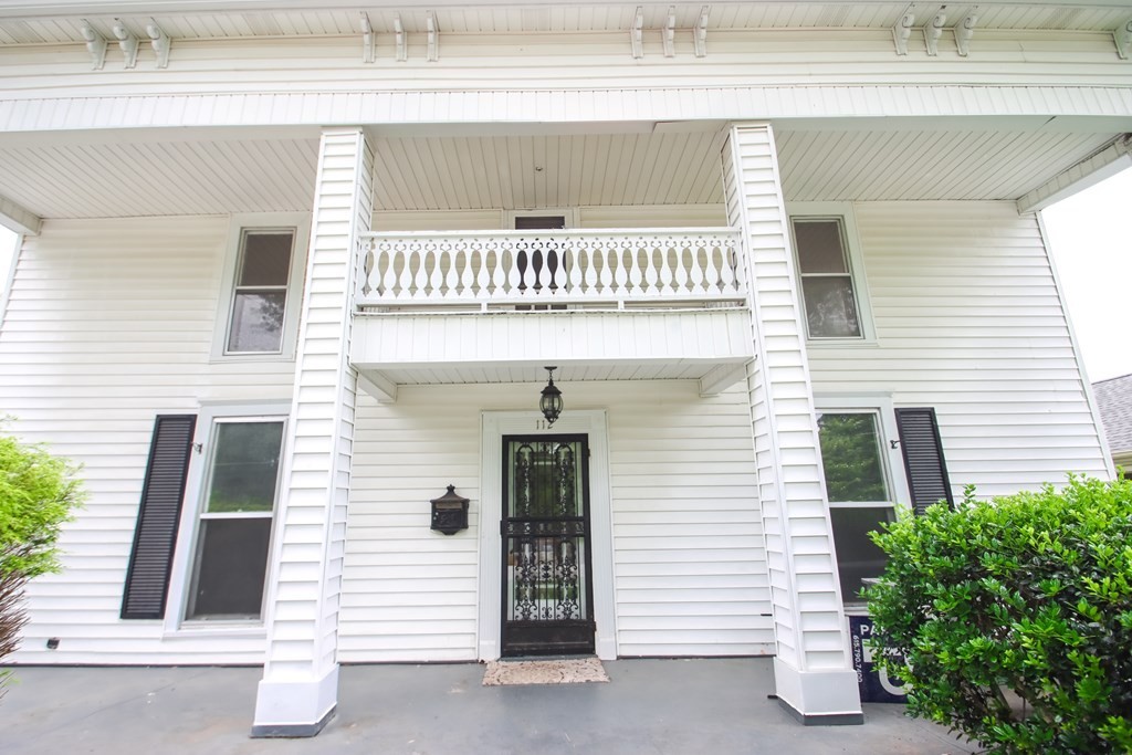 112 N Church St