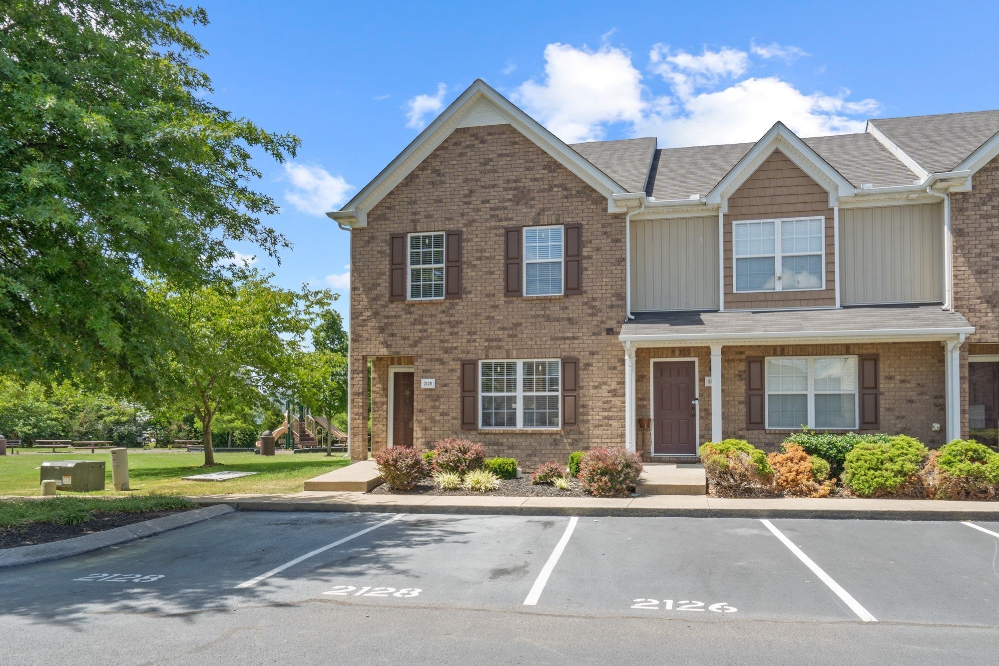 2128 Victory Gallop Ln