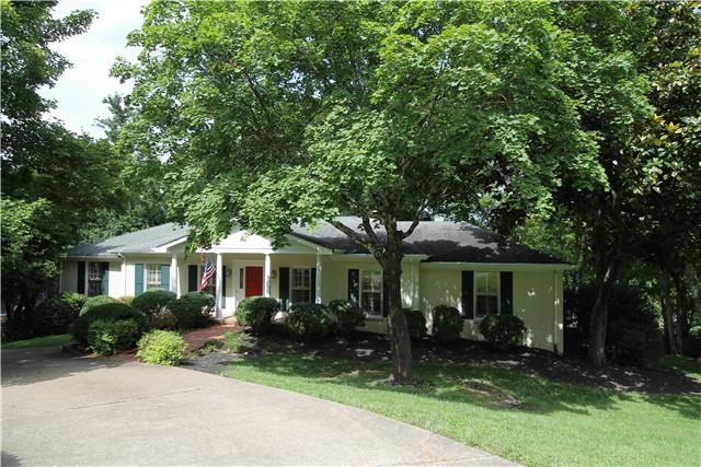 Photo 1 of 20 — 618 Hunters Ln, Brentwood, TN 37027