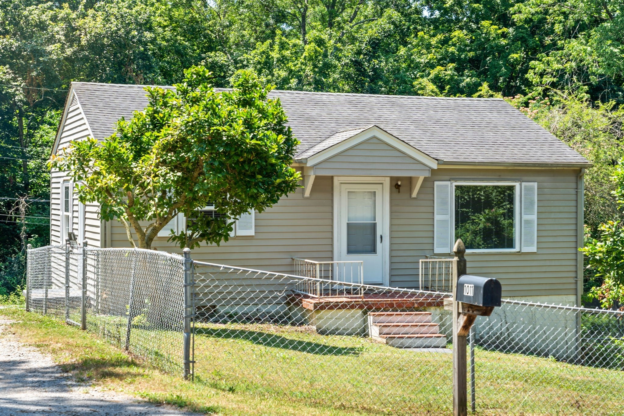 1011 Buck Dr