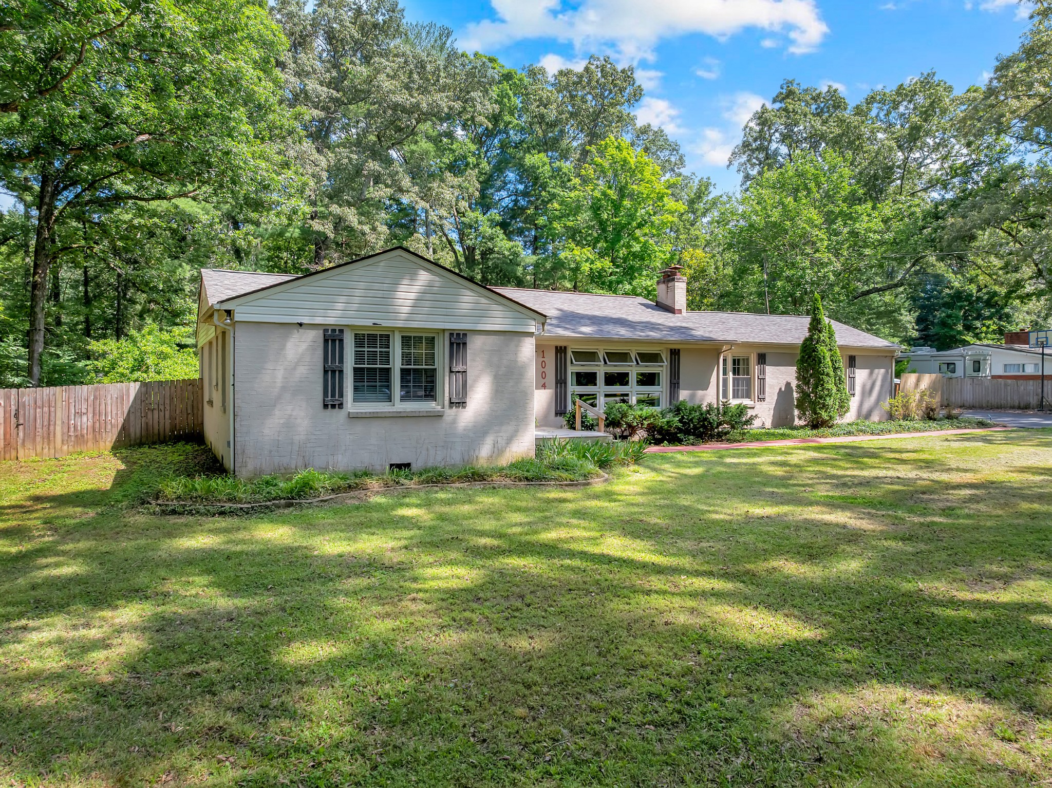 1004 Forrest Dr