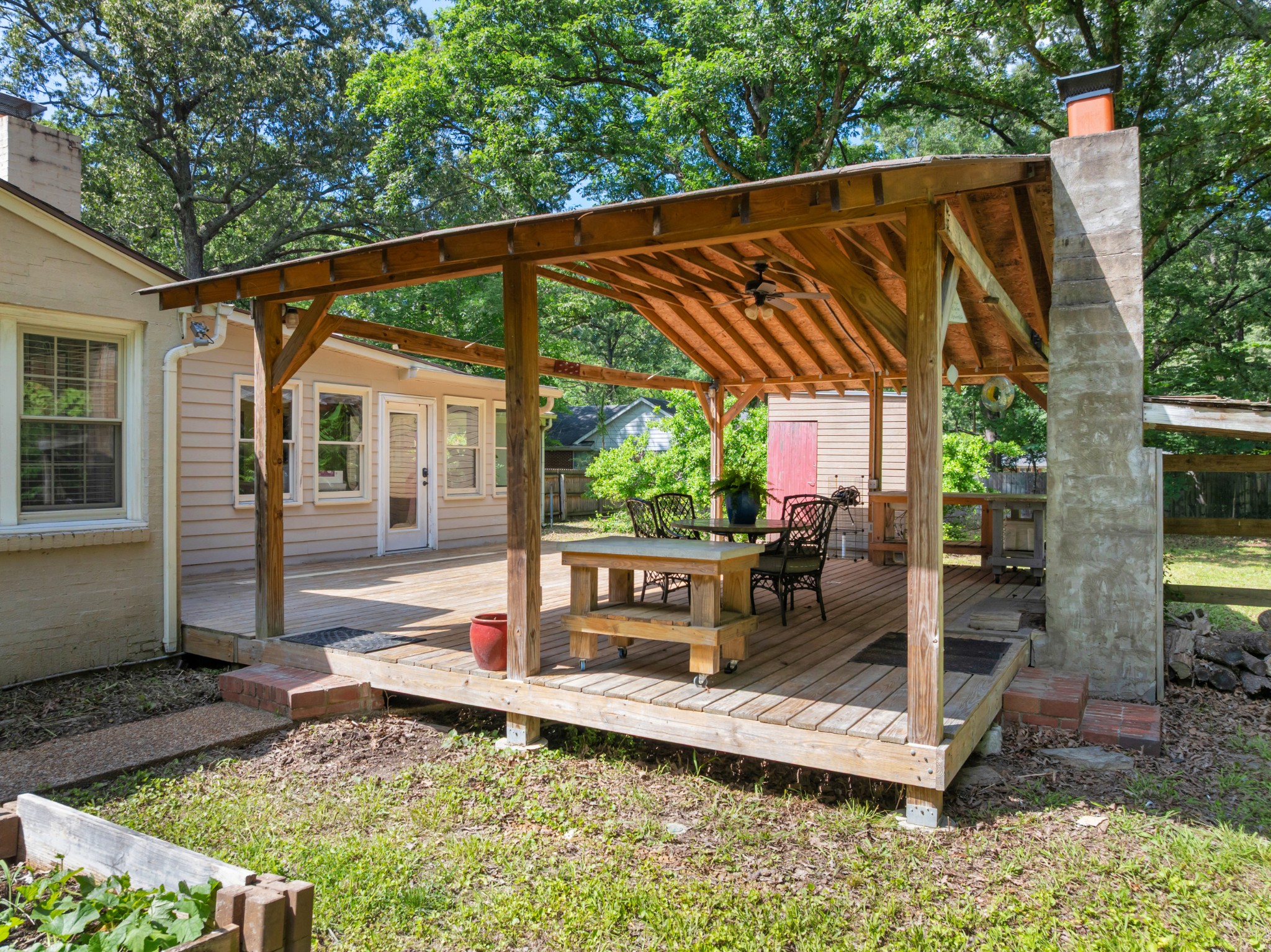 1004 Forrest Dr