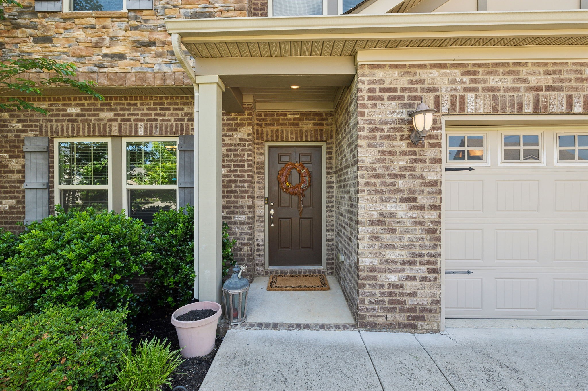 633 Fall Creek Cir