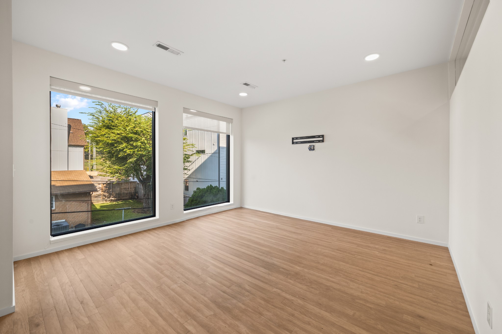 806 Olympic Street 305
