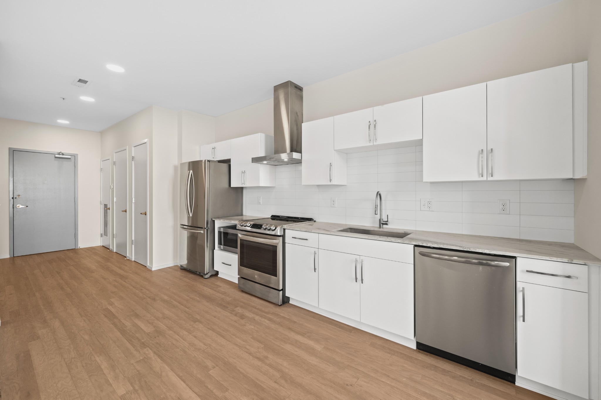 806 Olympic Street 305