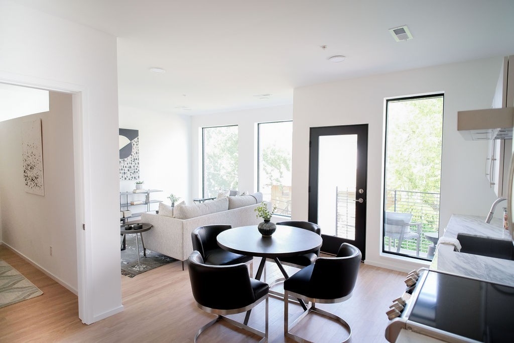 806 Olympic Street 305