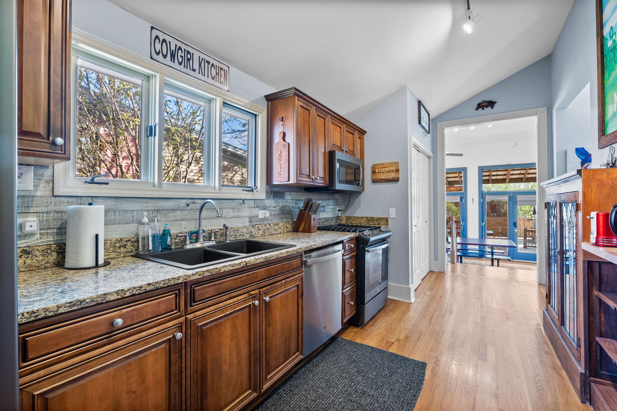 1312 6th Ave N