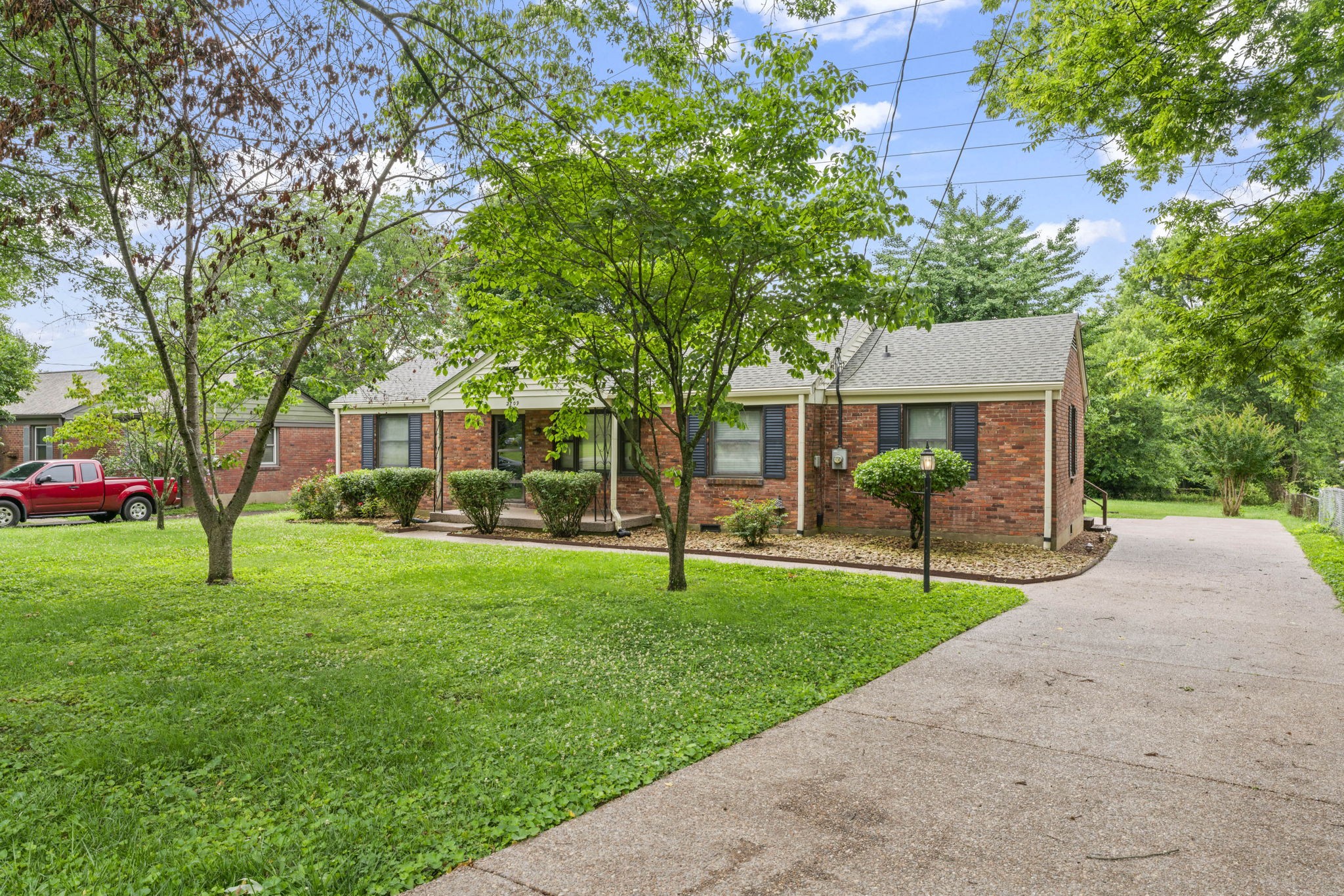 2709 Emery Dr