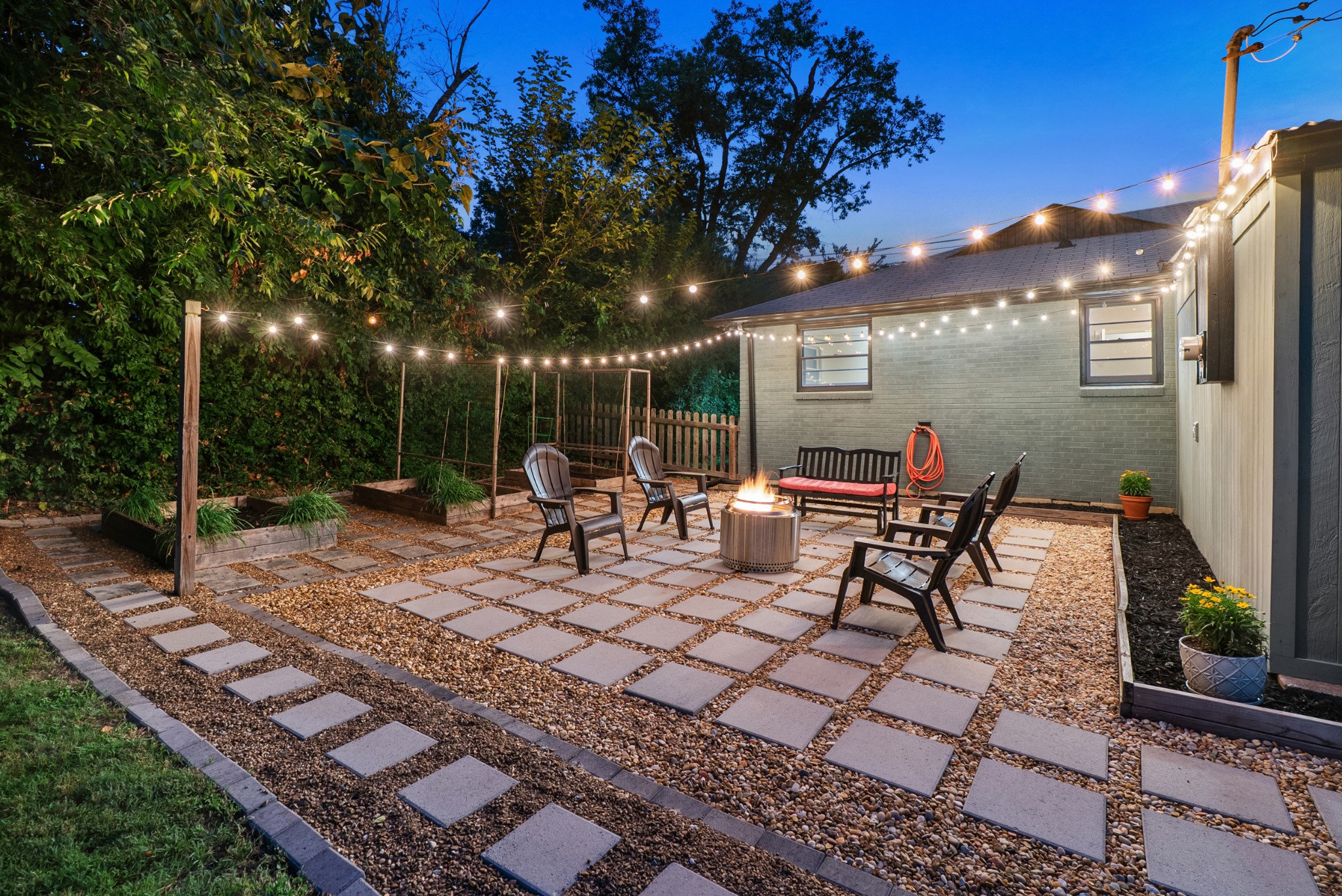 2853 Twin Lawn Dr