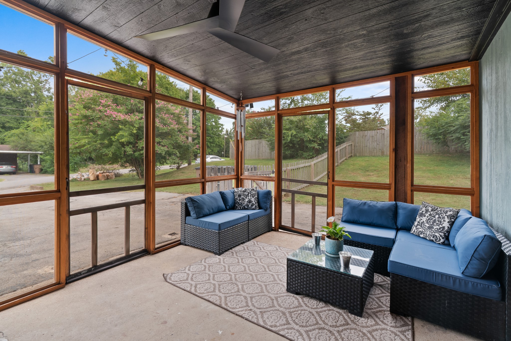 2853 Twin Lawn Dr