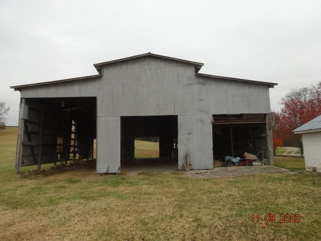 3.0-bed rental at 4530 S Carothers Rd