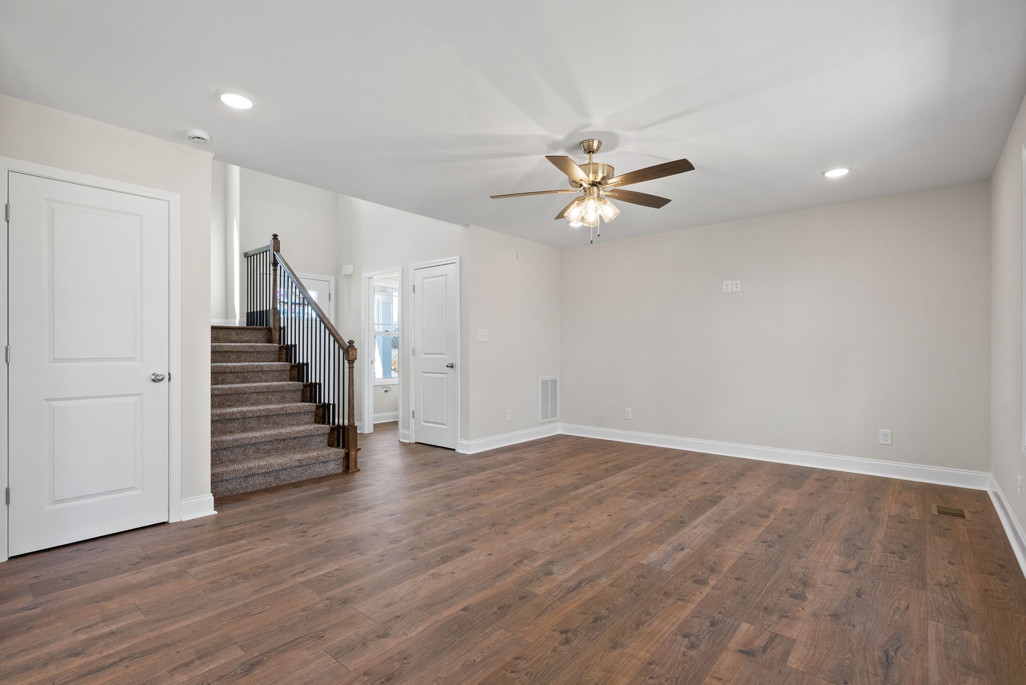1244 Iris Glen Dr