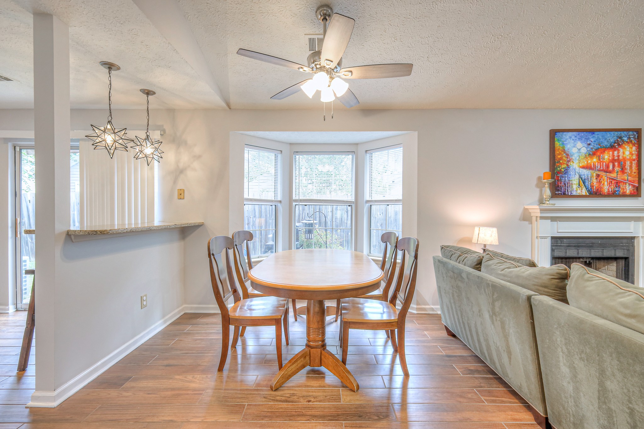 306 Montrose Ct