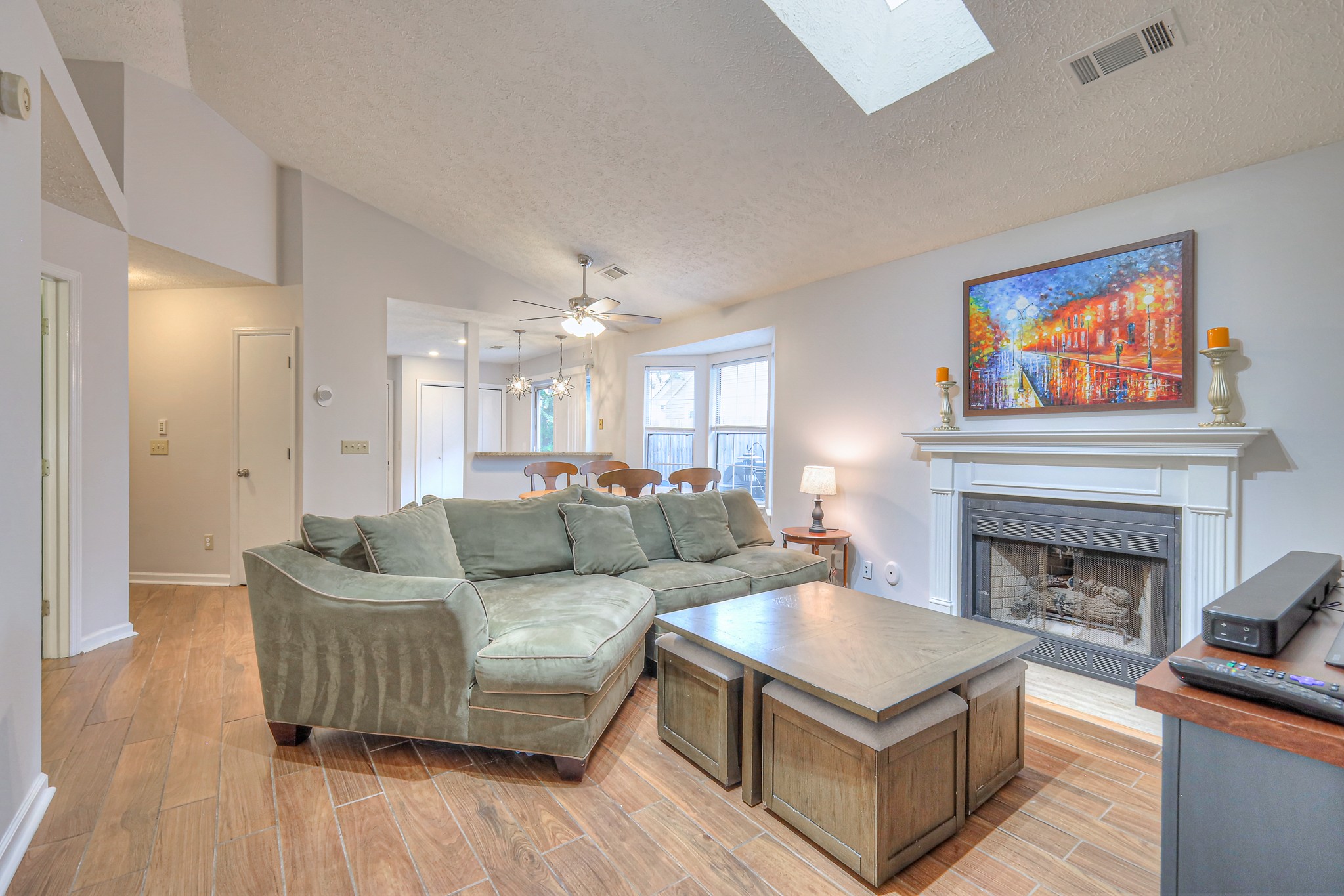 306 Montrose Ct