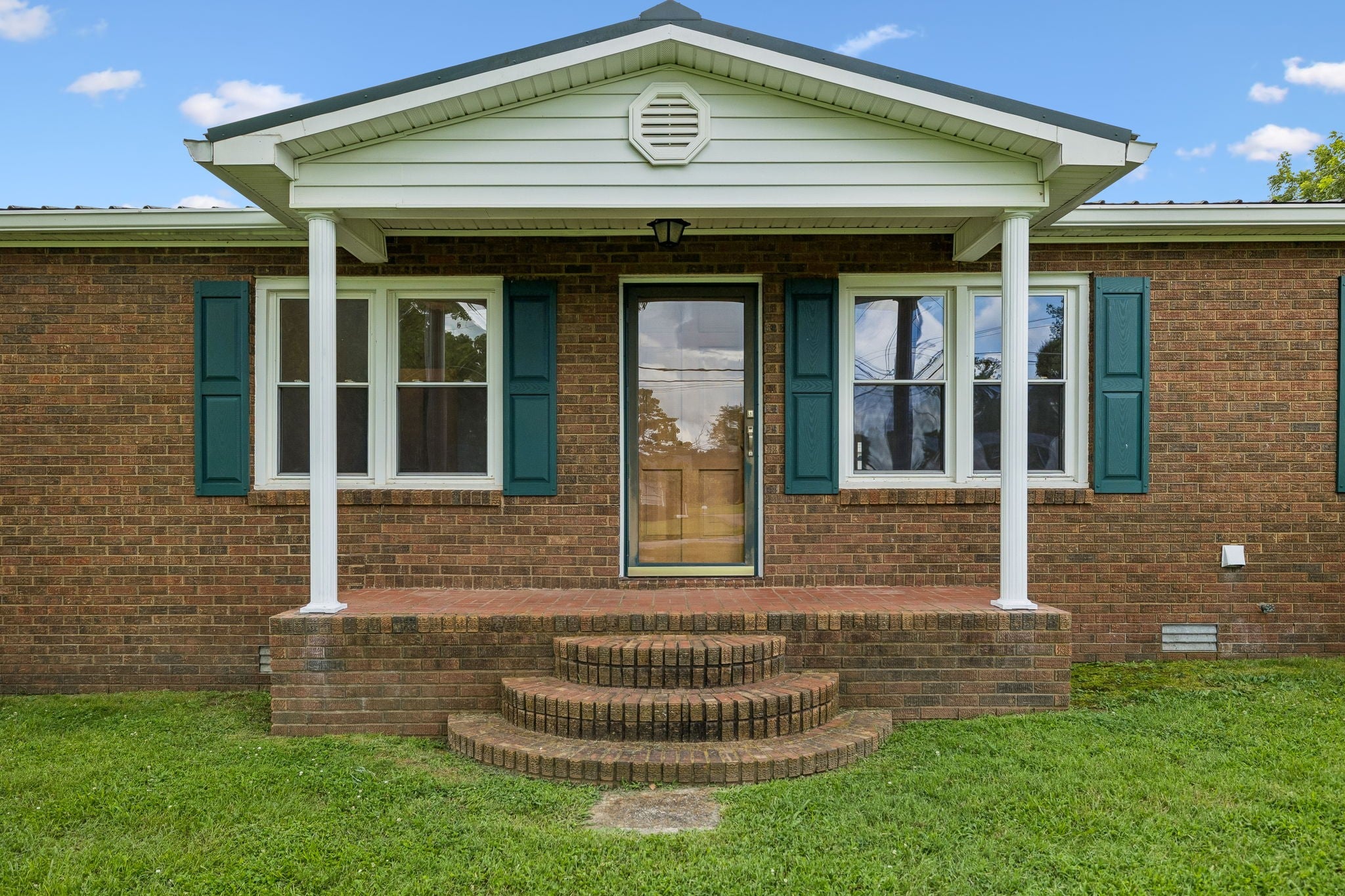 861 Fox Ln