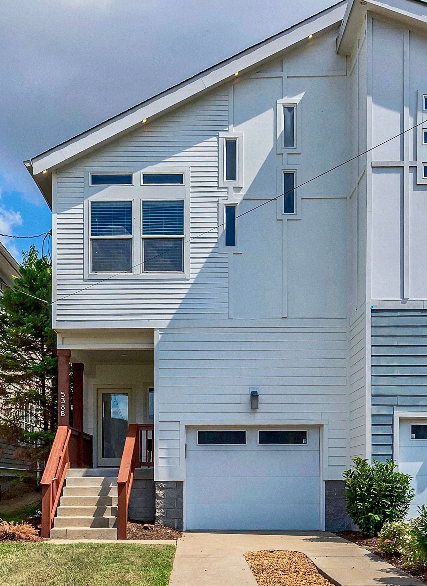 538B Moore Ave