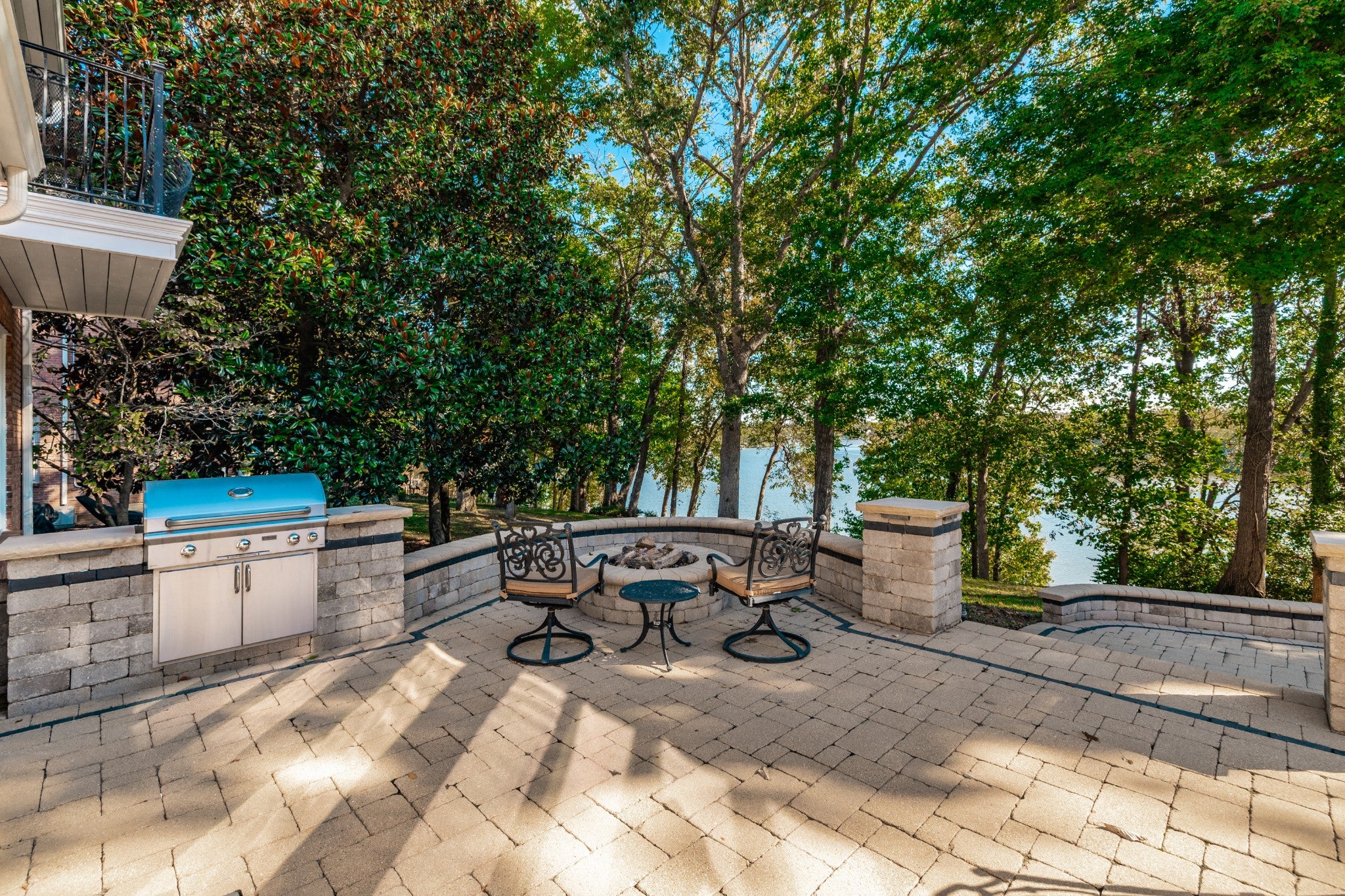 214 Woodlake Dr