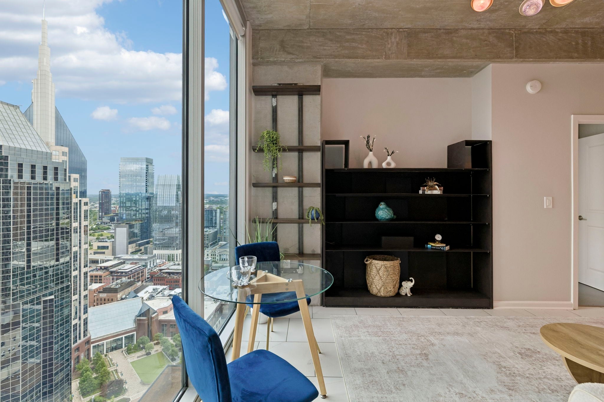 415 Church St 2413, Nashville TN 37219 2-bed condo, photo 3 of 58