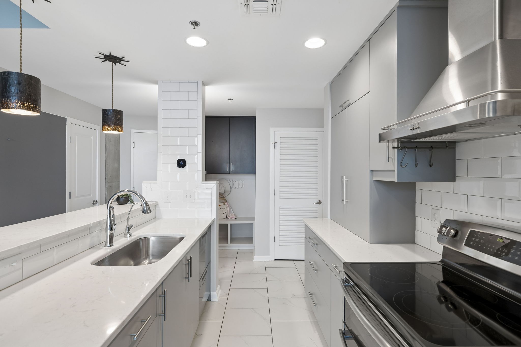 415 Church St 2413