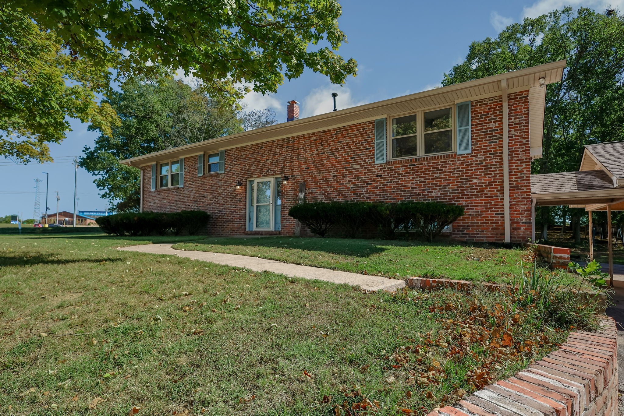 1570 Railroad Ave