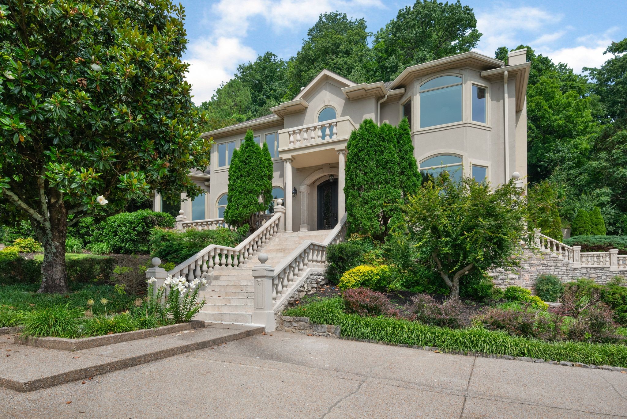 View Nashville, TN 37215 house