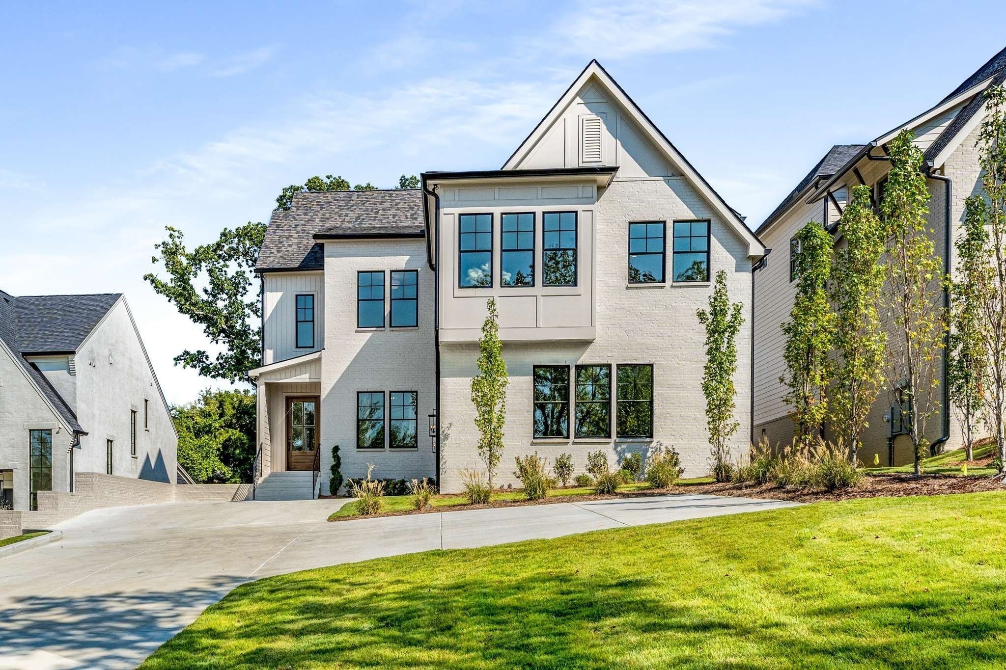 5-bed listing at 3420a Golf Club Ln, Nashville