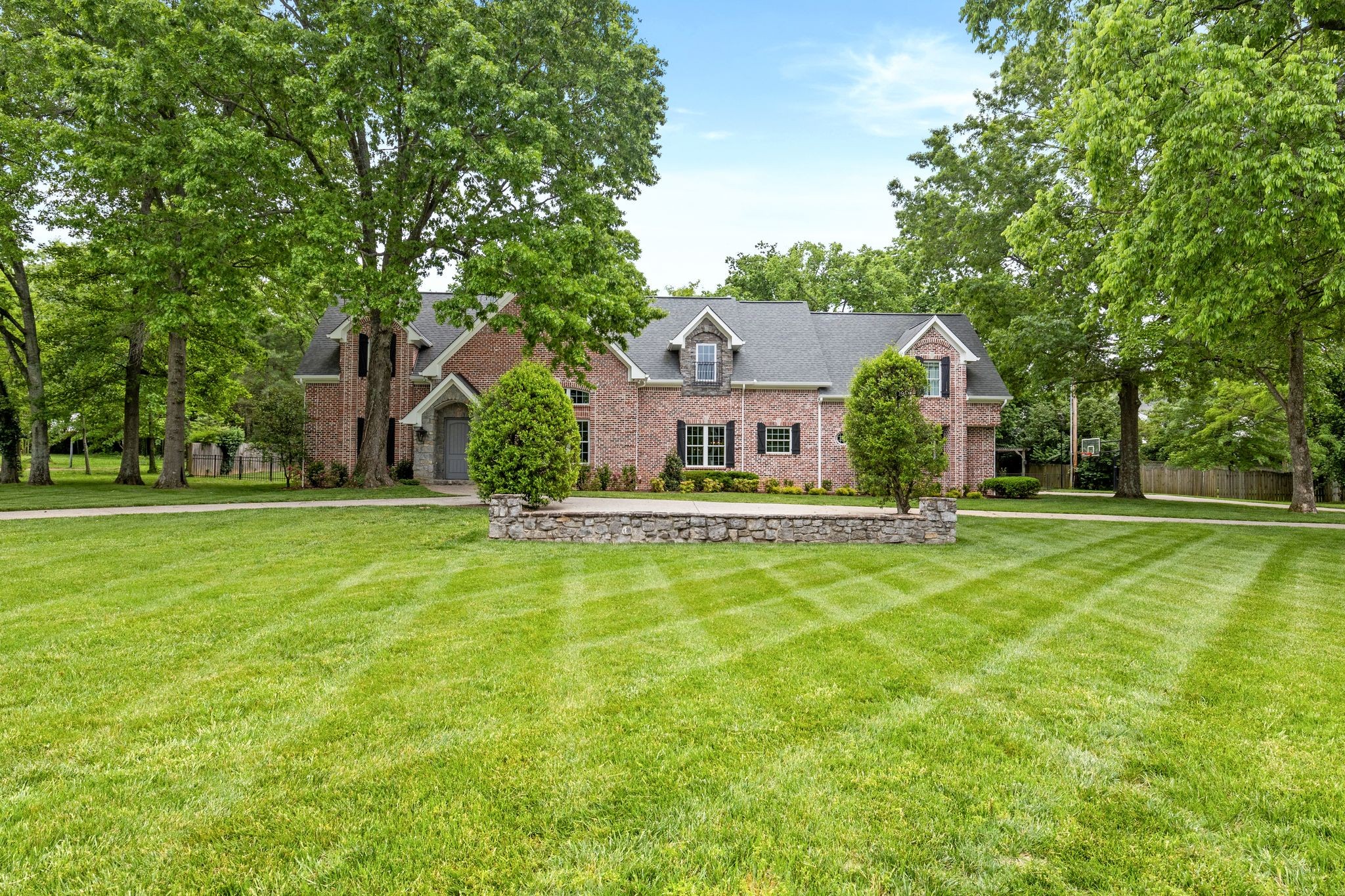 4518 Carlton Dr