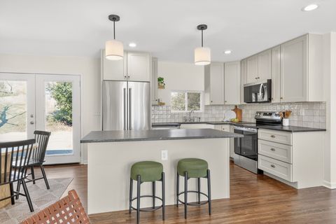 4001 Dumbarton Dr Nashville TN 37207