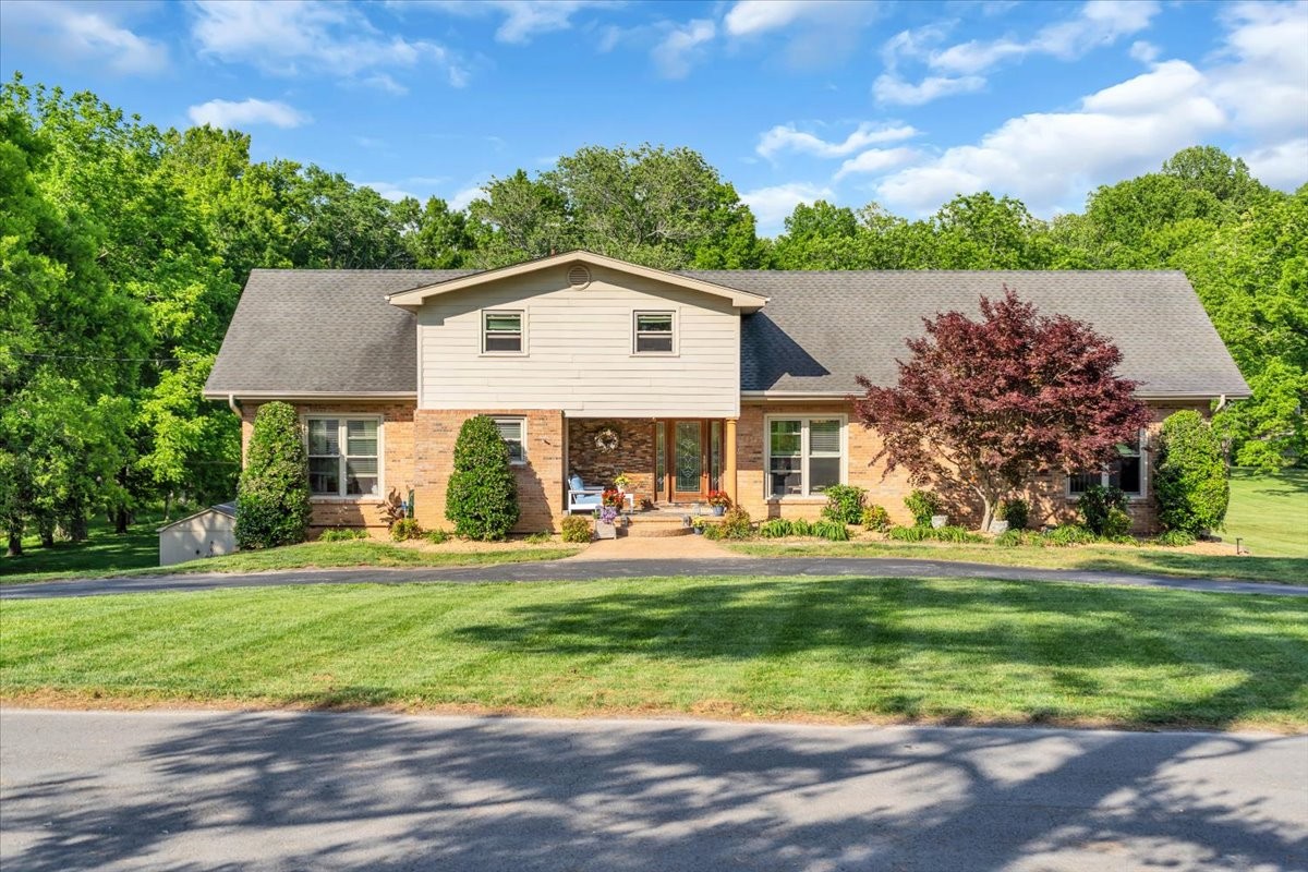 1205 Sycamore Dr