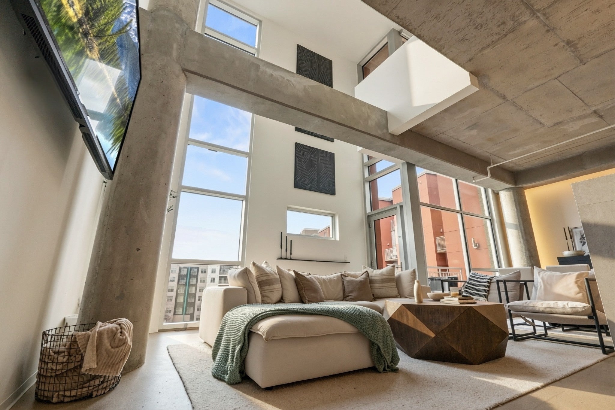 2115 Yeaman Pl 405