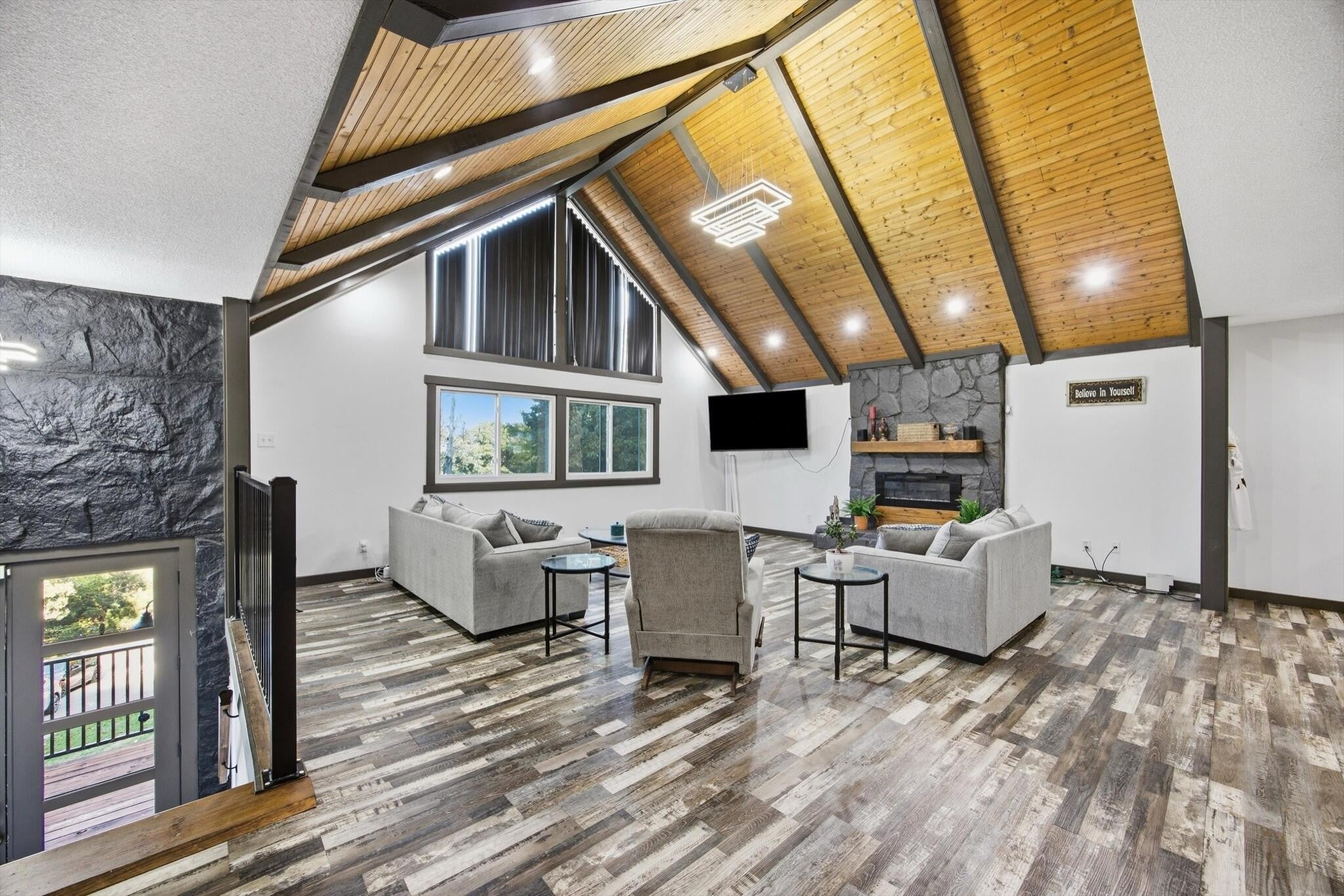 2901 Huckleberry Lane