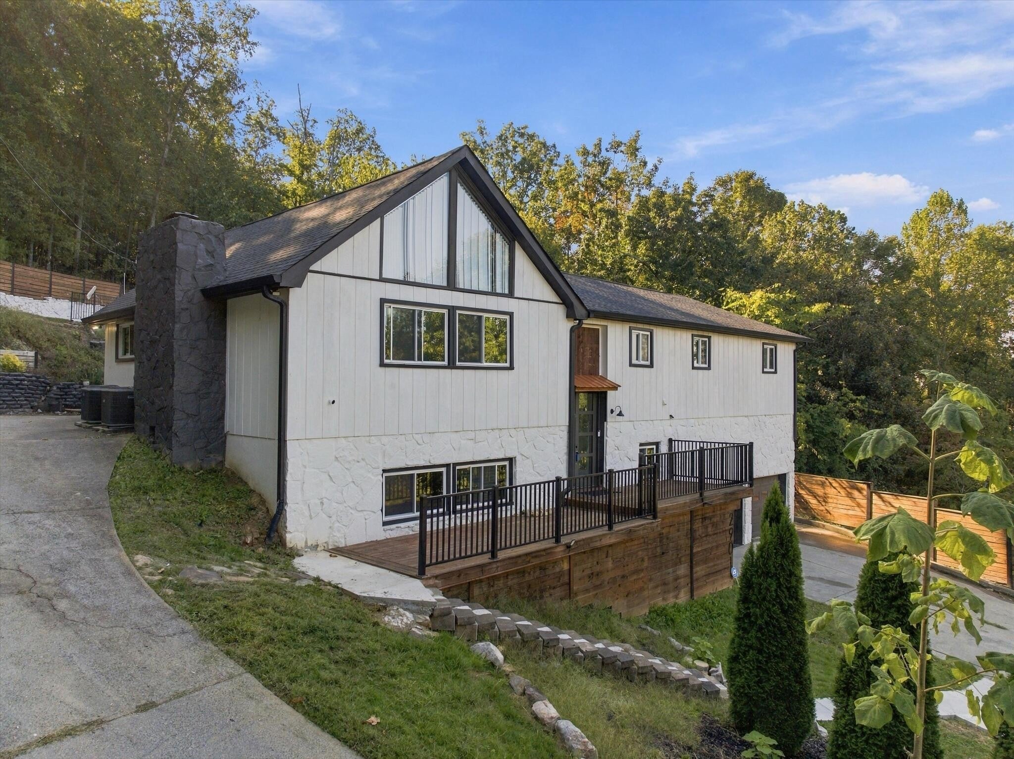 2901 Huckleberry Lane