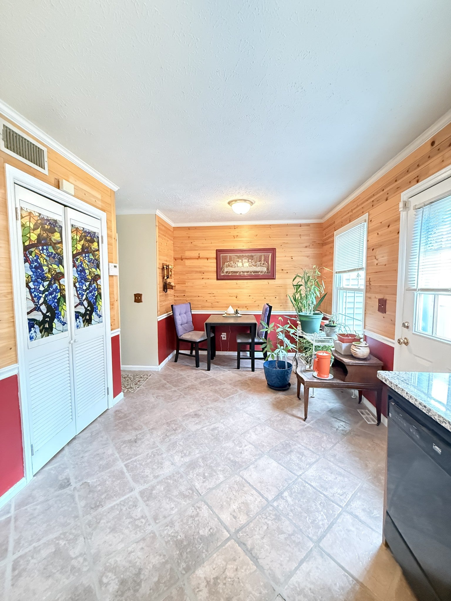 810 Lewis Ct