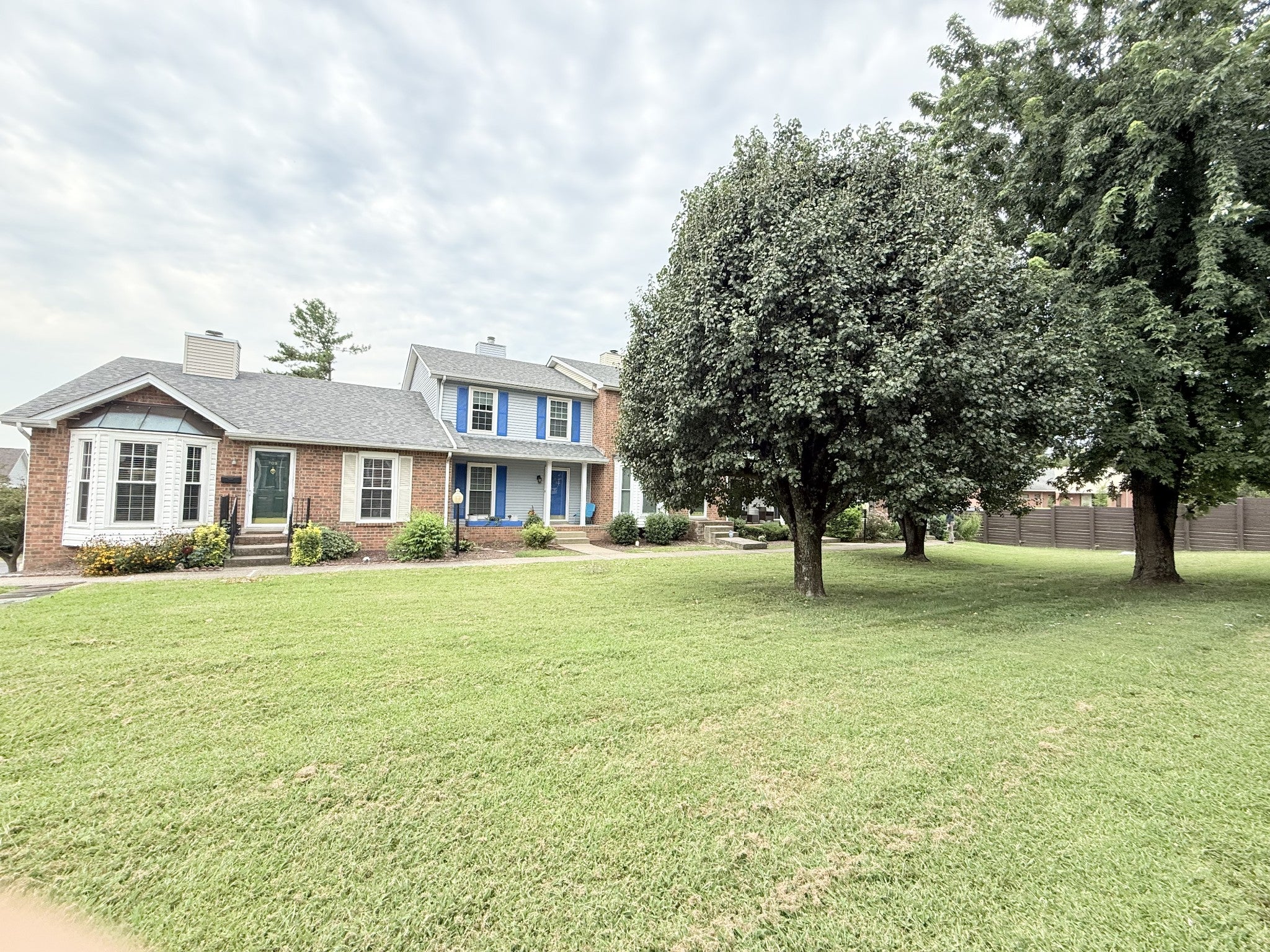 810 Lewis Ct