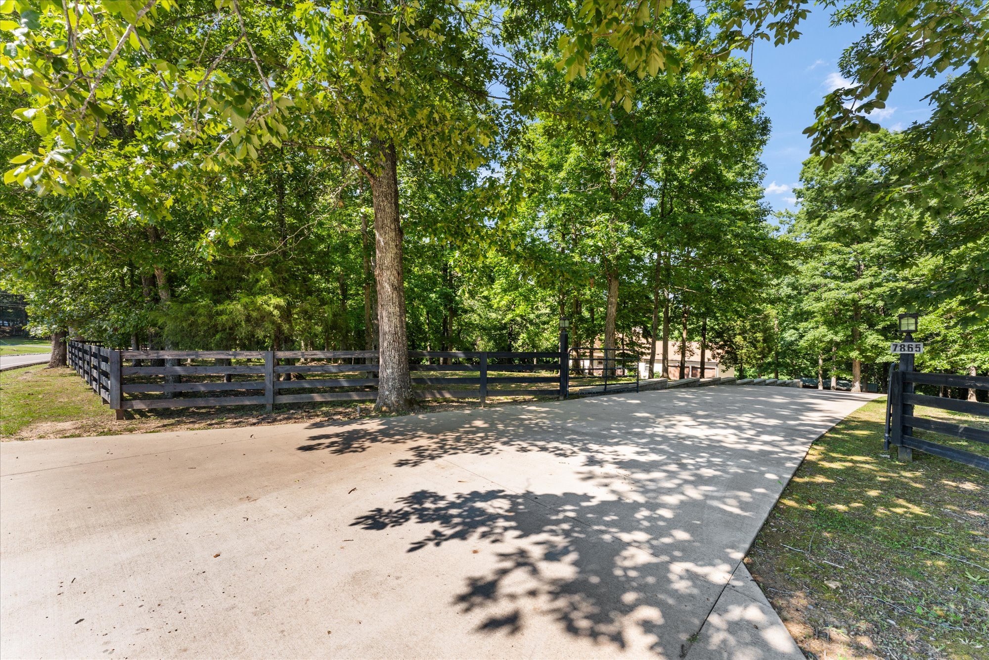 7865 Barnhill Rd