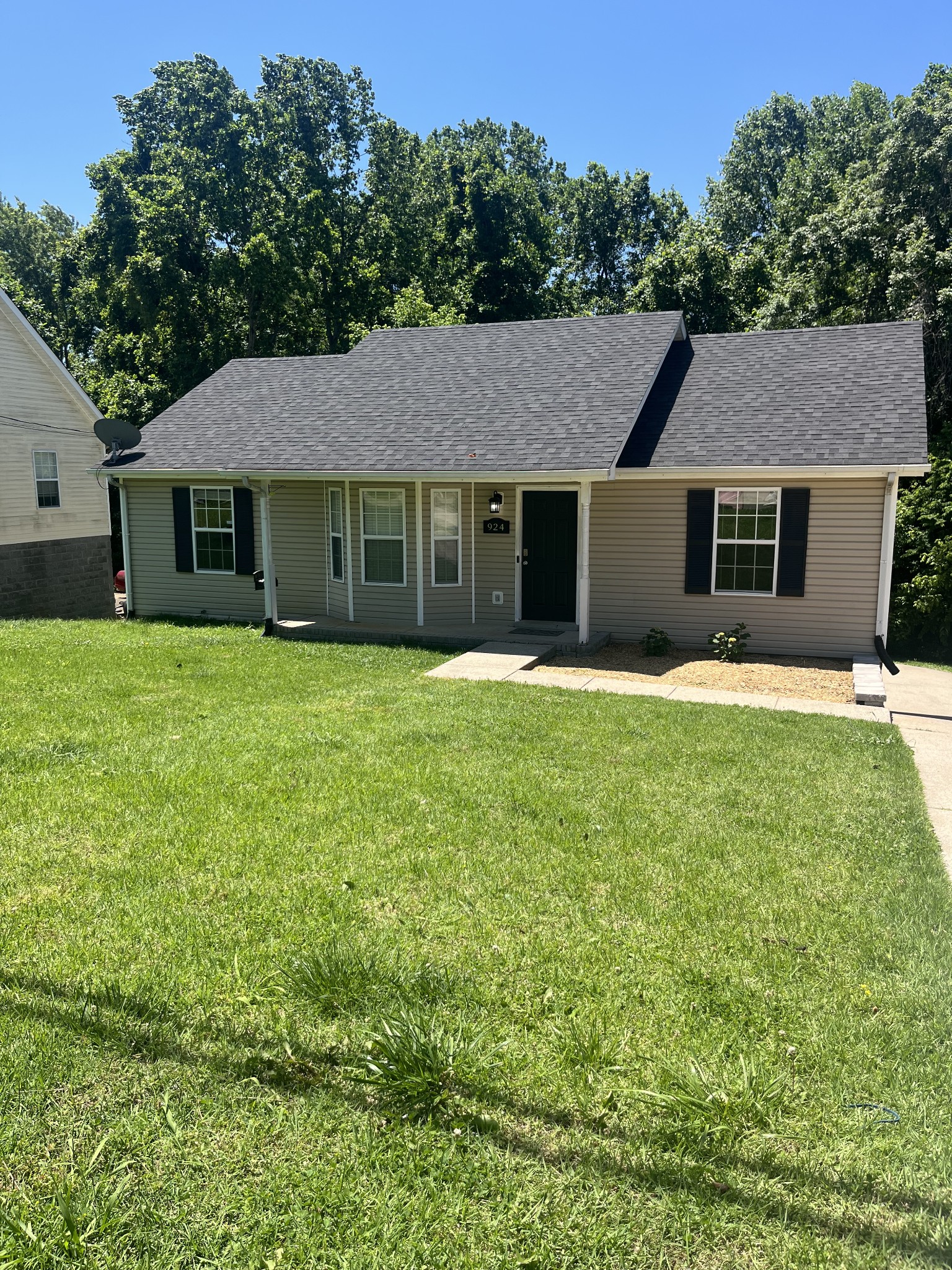 924 Granny White Rd