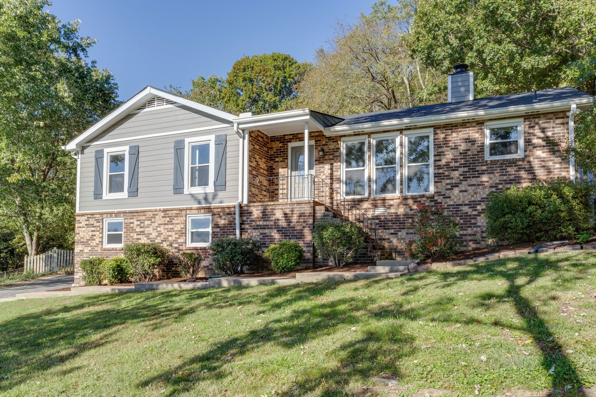 185 Honeysuckle Dr