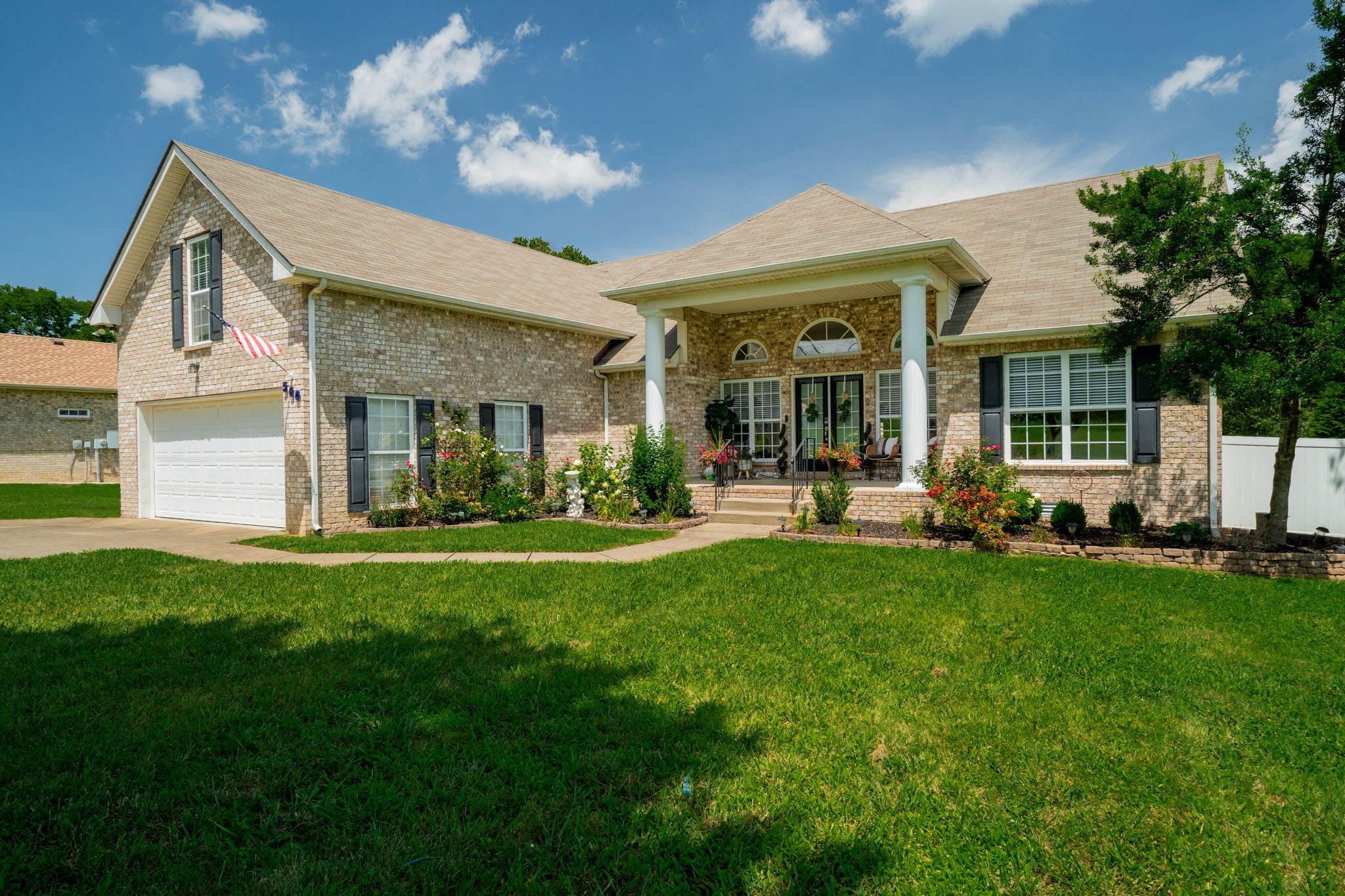 560 Windy Rd